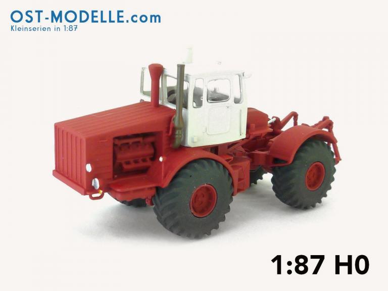 Traktor Kirovets K700 rot weiss ohne  Motorverkleidung